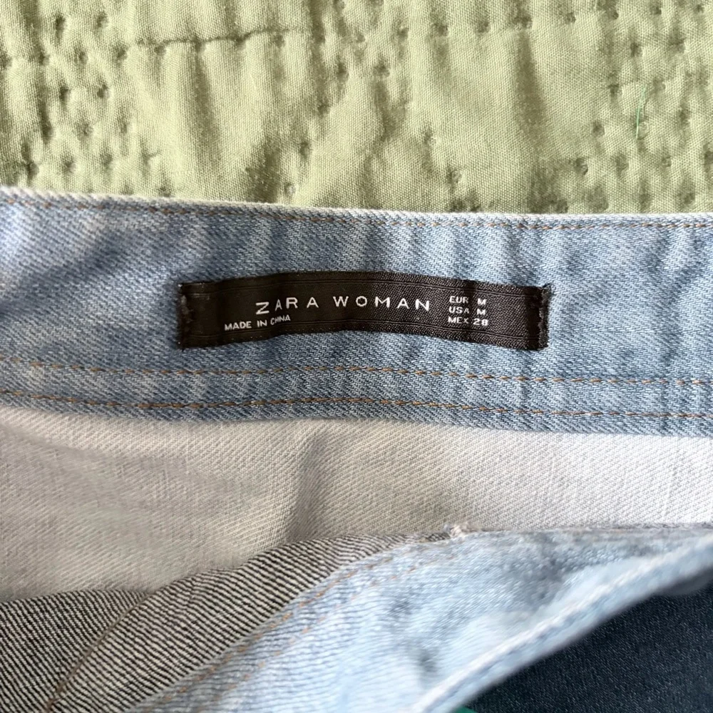 Zara Patchwork Denim Mini Skirt Raw Hem Blue M - Picture 4 of 7